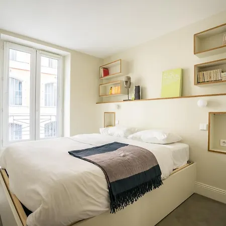 Elegant And Modern Parisian Charm * París