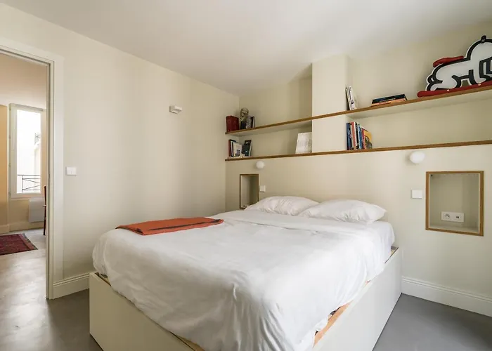 Elegant And Modern Parisian Charm Appartamento